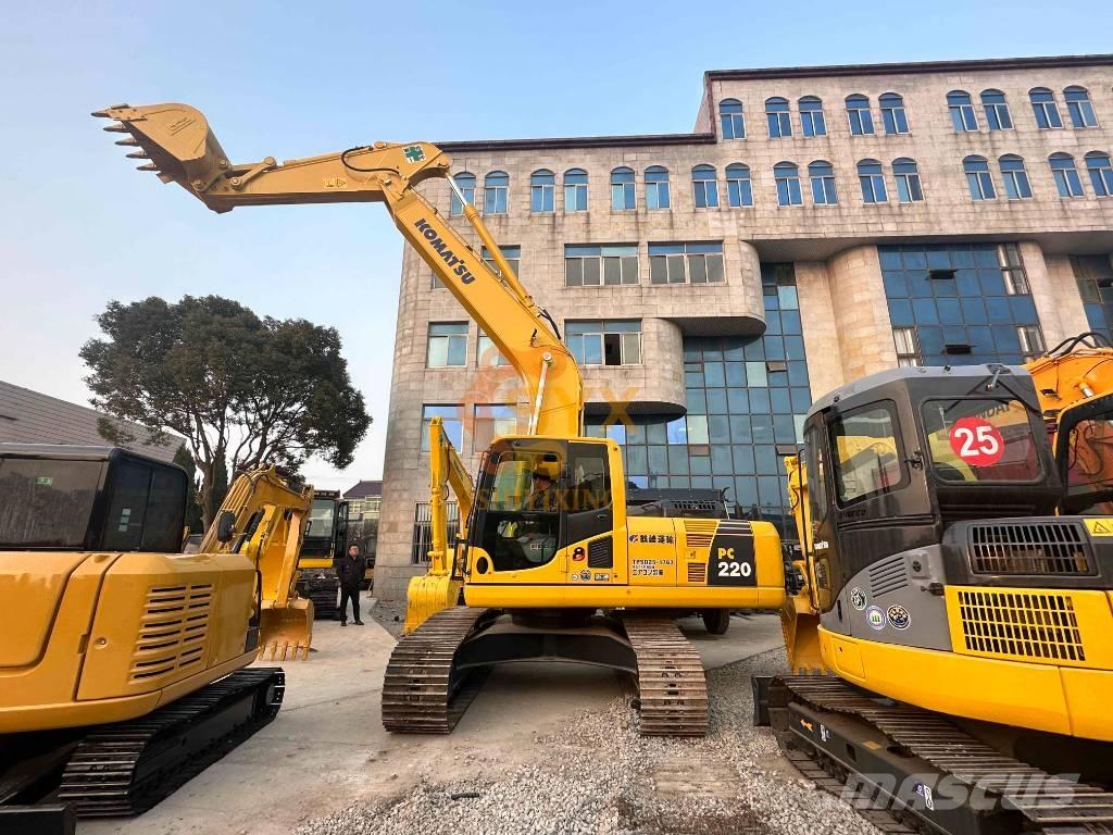 Komatsu PC 220-8 حفارات زحافة