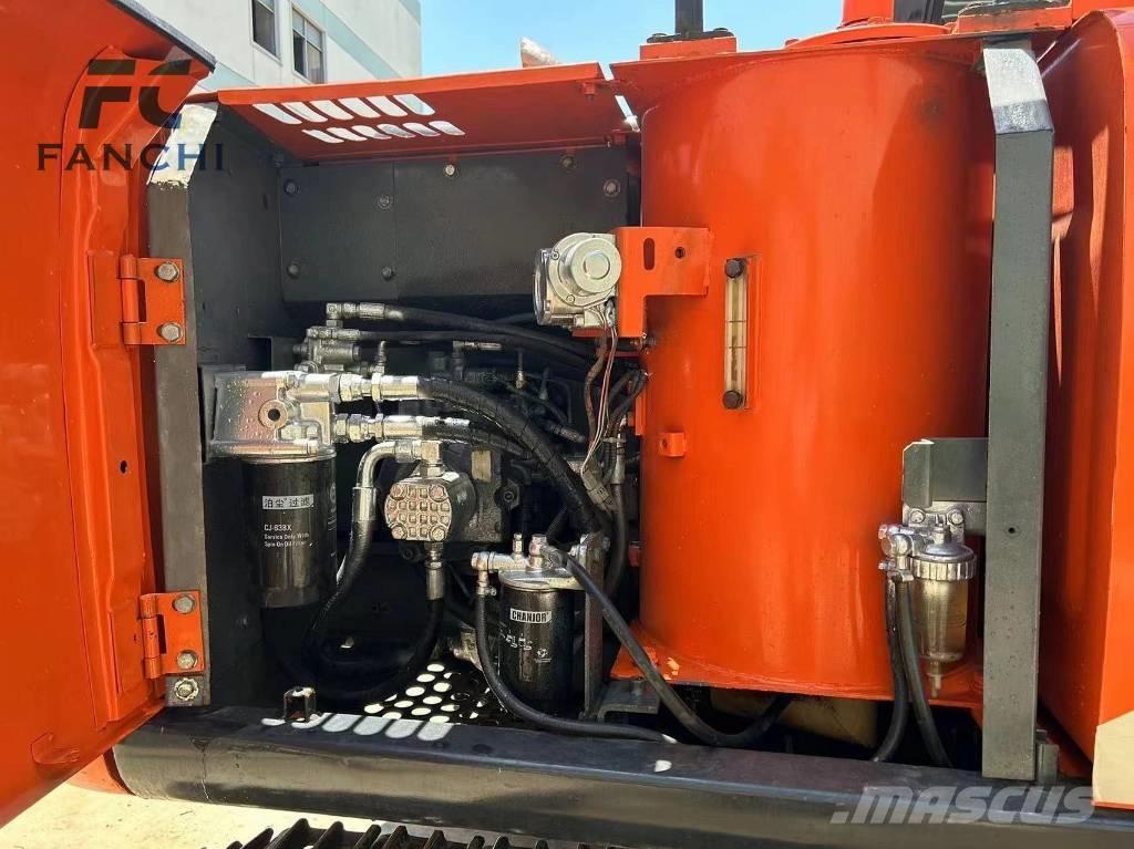 Hitachi ZX 120 حفارات زحافة