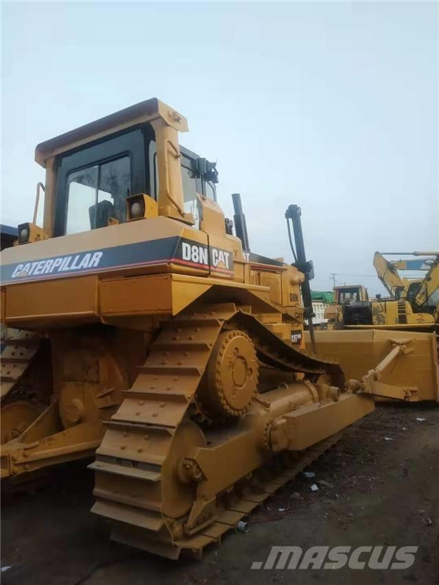 CAT D8N بلدوزرات مجنزرة