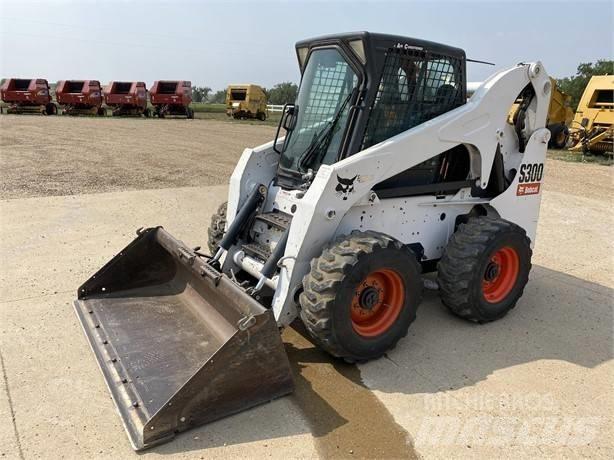 Bobcat S 300 لوادر انزلاقية التوجيه
