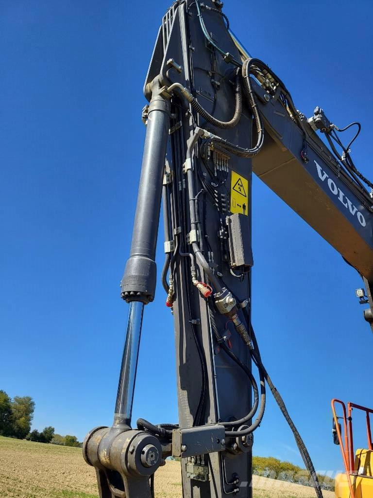 Volvo ECR  235  EL حفارات زحافة