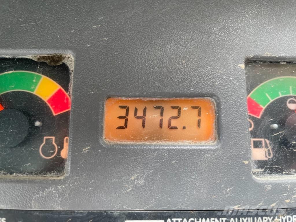 Bobcat T190 لوادر انزلاقية التوجيه