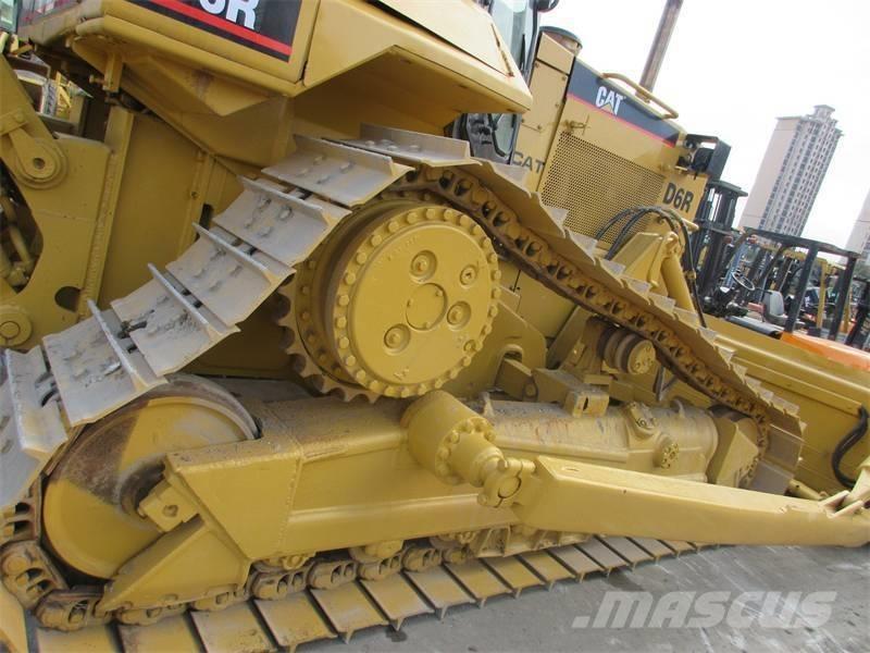 CAT D 6 R معدات تمهيد الطرق