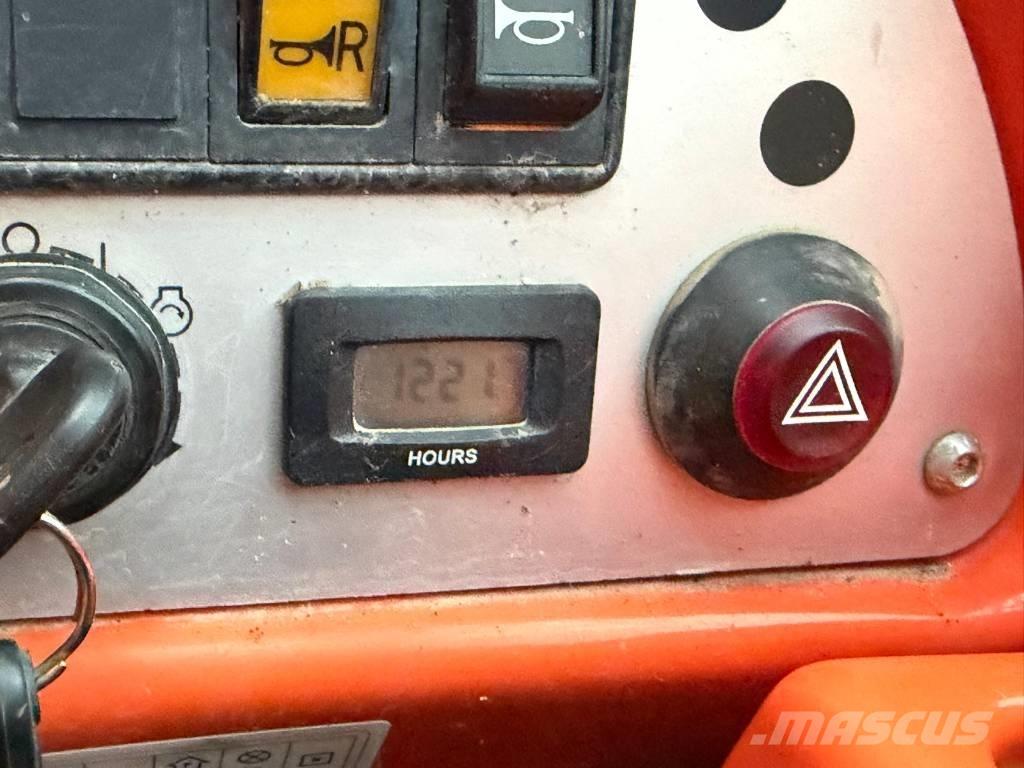 Ausa T 144 H مناولات متداخلة