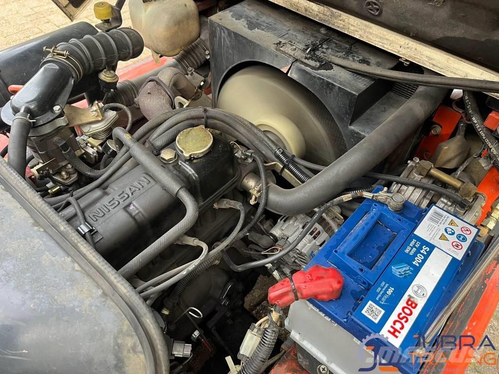 Nissan APJ02A25PU شاحنات LPG