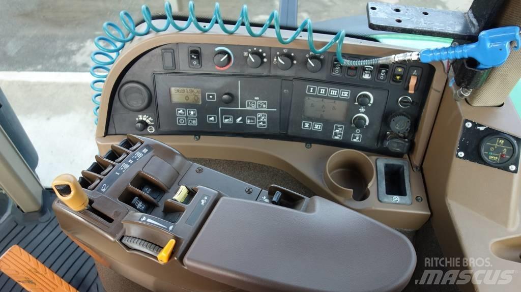 John Deere 8230 ILS الجرارات