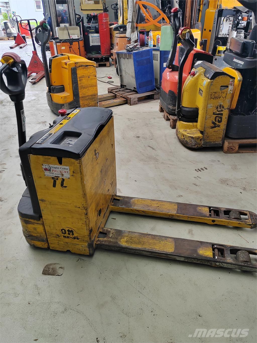 OM TL 18 معدات التكديس الجوالة