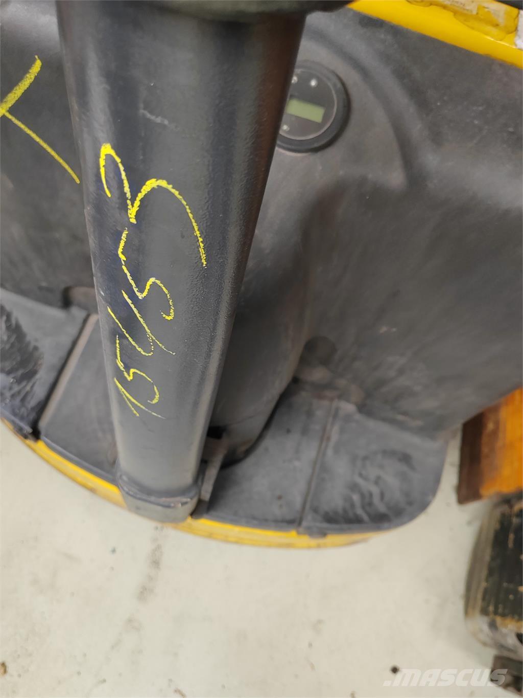 OM TL 18 معدات التكديس الجوالة