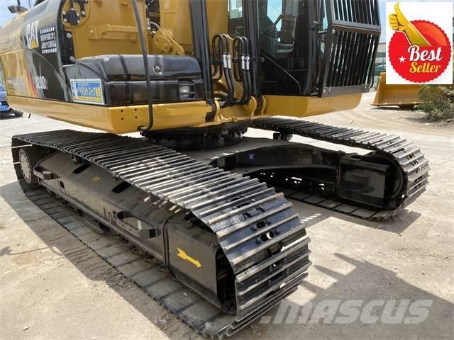 CAT 320 D حفارات زحافة