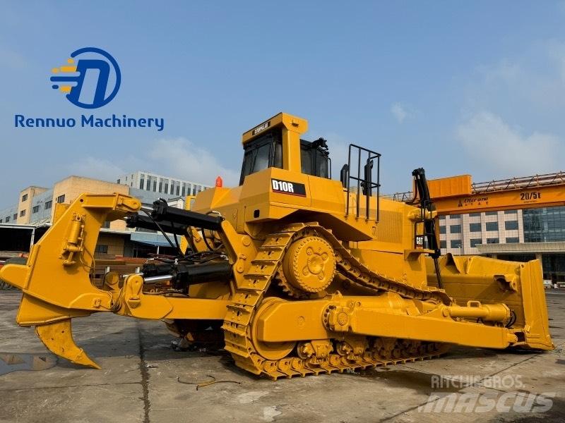 CAT D 10 R بلدوزرات مجنزرة