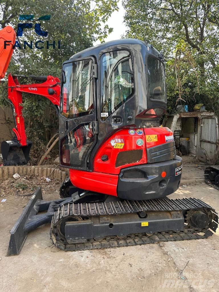 Kubota U 35 حفارات زحافة