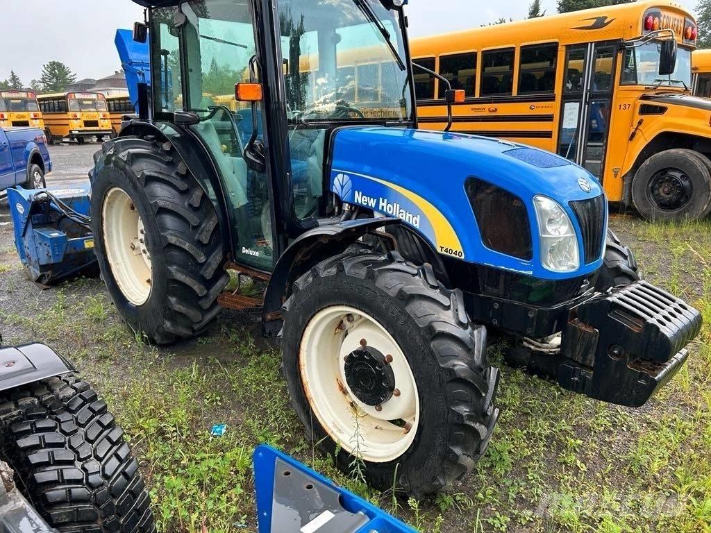 New Holland T 4040 الجرارات