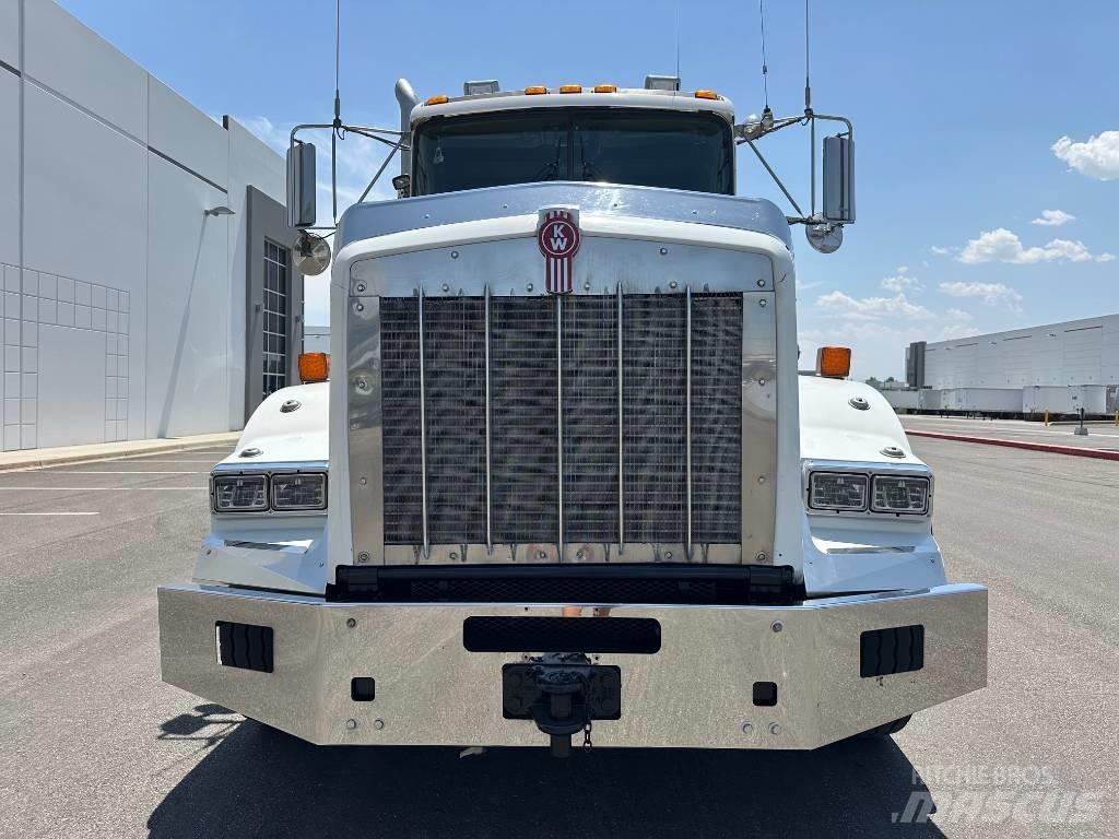 Kenworth T 800 شاحنات بمقصورة وهيكل