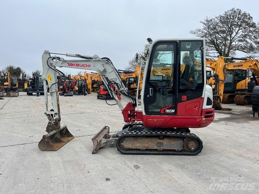 Takeuchi TB 230 حفارات صغيرة أقل من 7 طن (حفارات صغيرة)