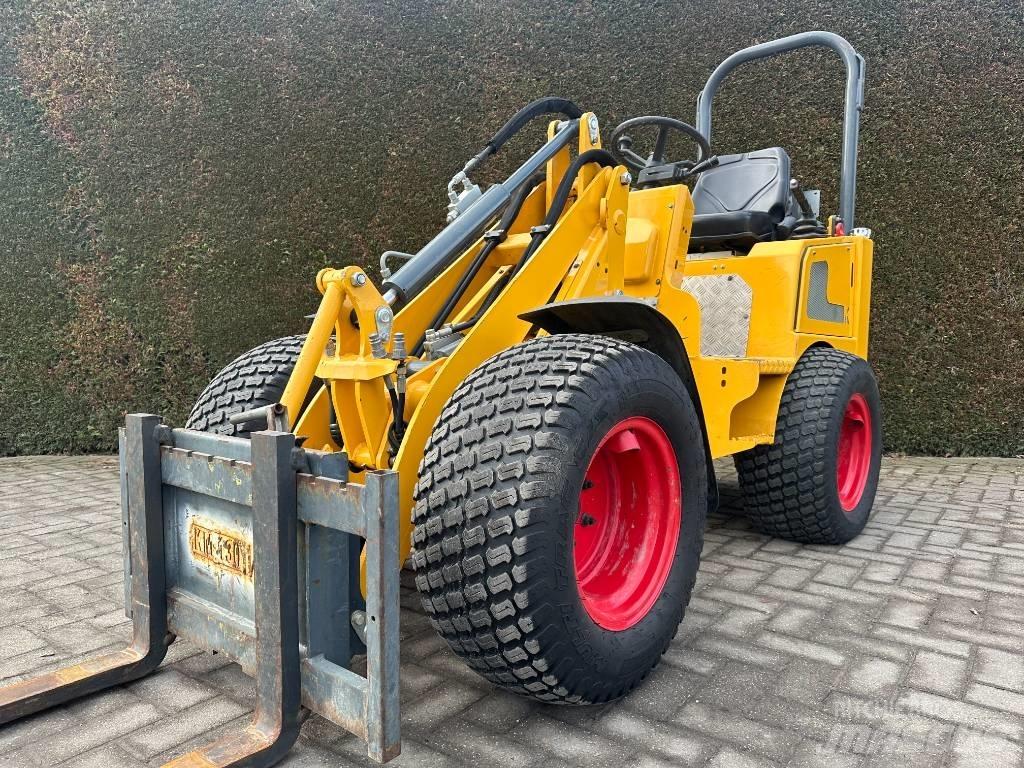 Knikmops KM 130 لوادر متعددة الأغراض