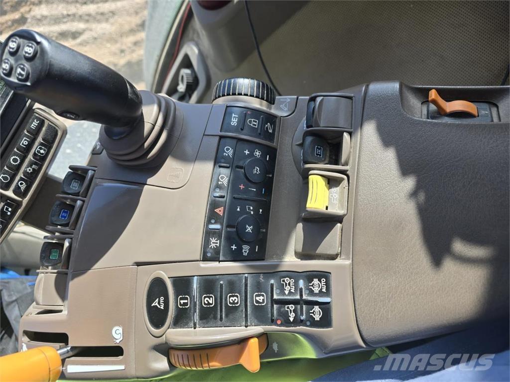 John Deere 8370 R الجرارات