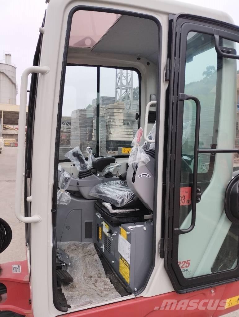 Takeuchi TB 225 حفارات صغيرة أقل من 7 طن (حفارات صغيرة)