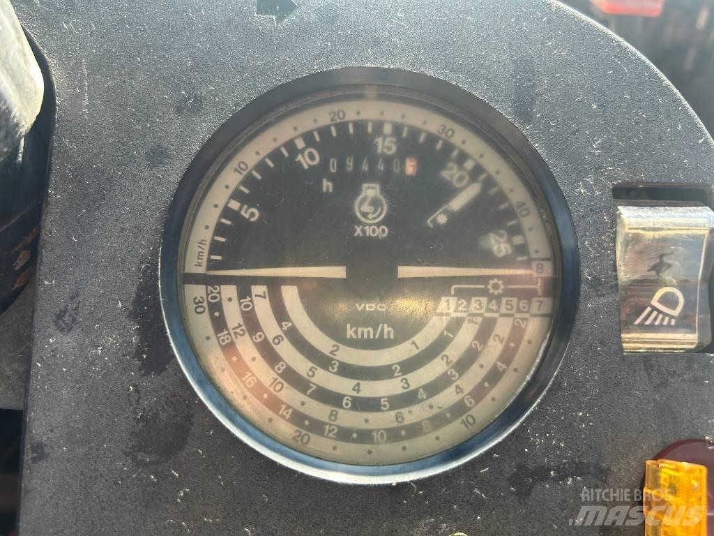 John Deere 3050 الجرارات