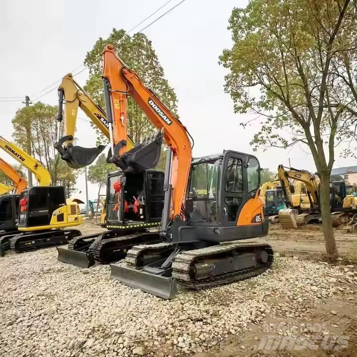 Doosan DX 60 حفارات زحافة
