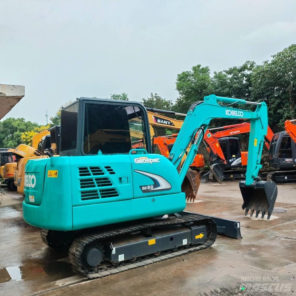 Kobelco SK 60 حفارات زحافة