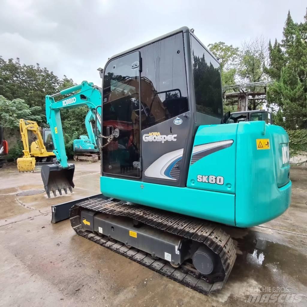 Kobelco SK 60 حفارات زحافة