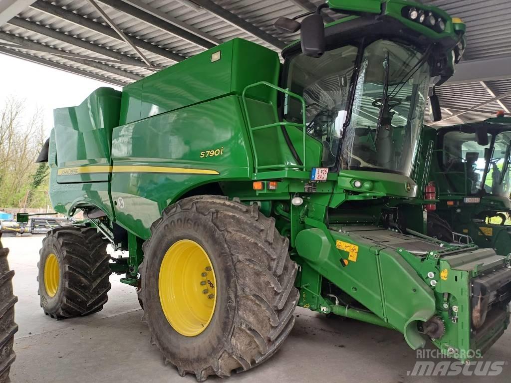 John Deere S790i حصادات