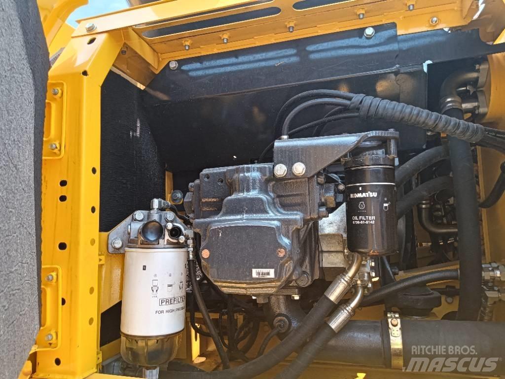 Komatsu PC 240 LC-8 حفارات زحافة