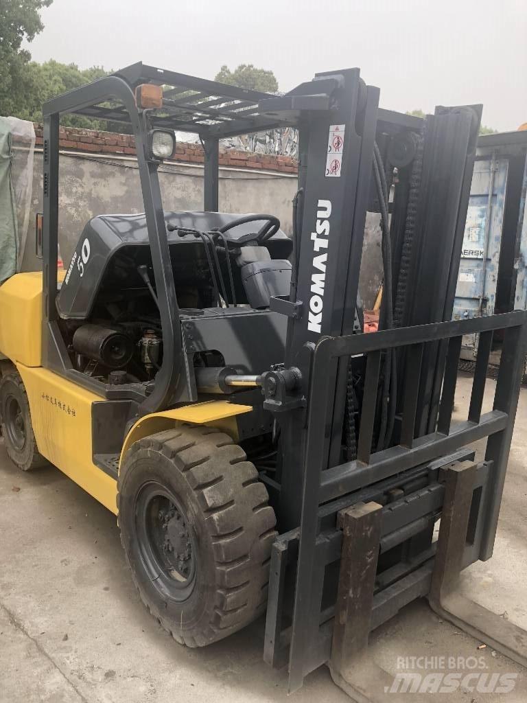 Komatsu 5 Ton شاحنات الديزل