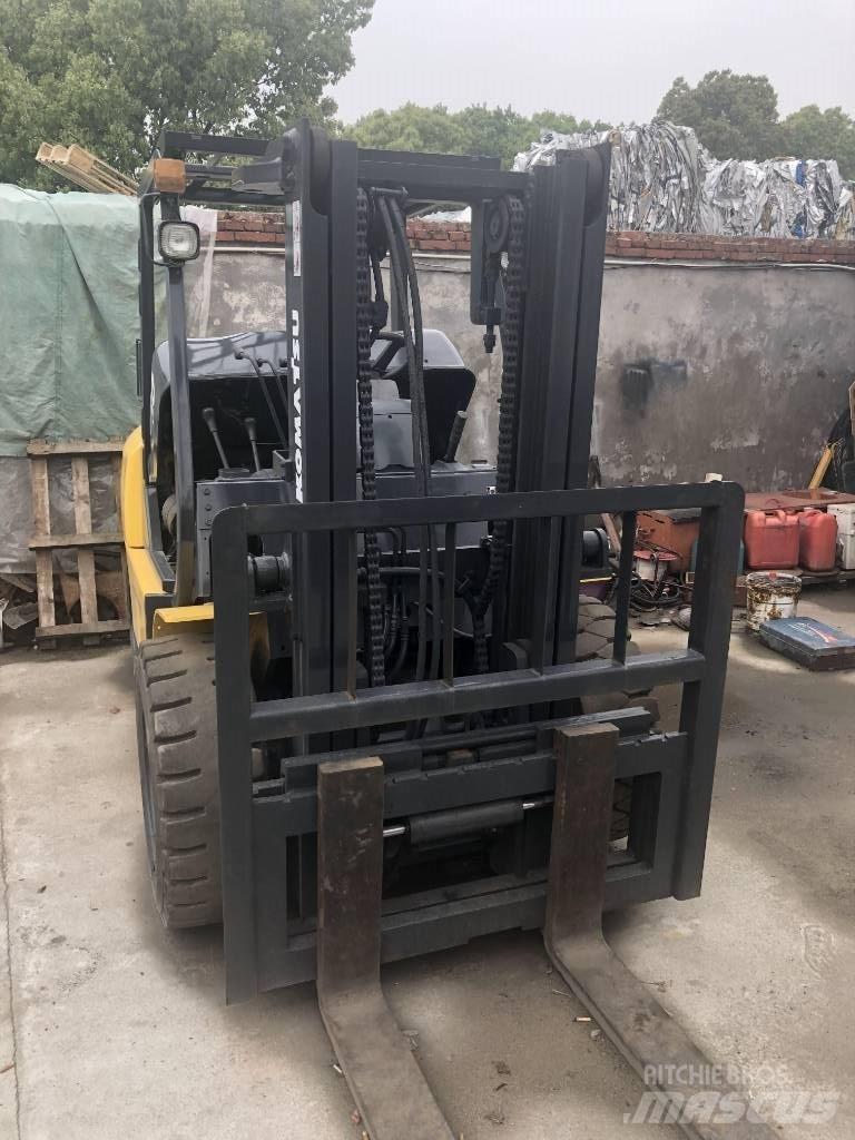 Komatsu 5 Ton شاحنات الديزل