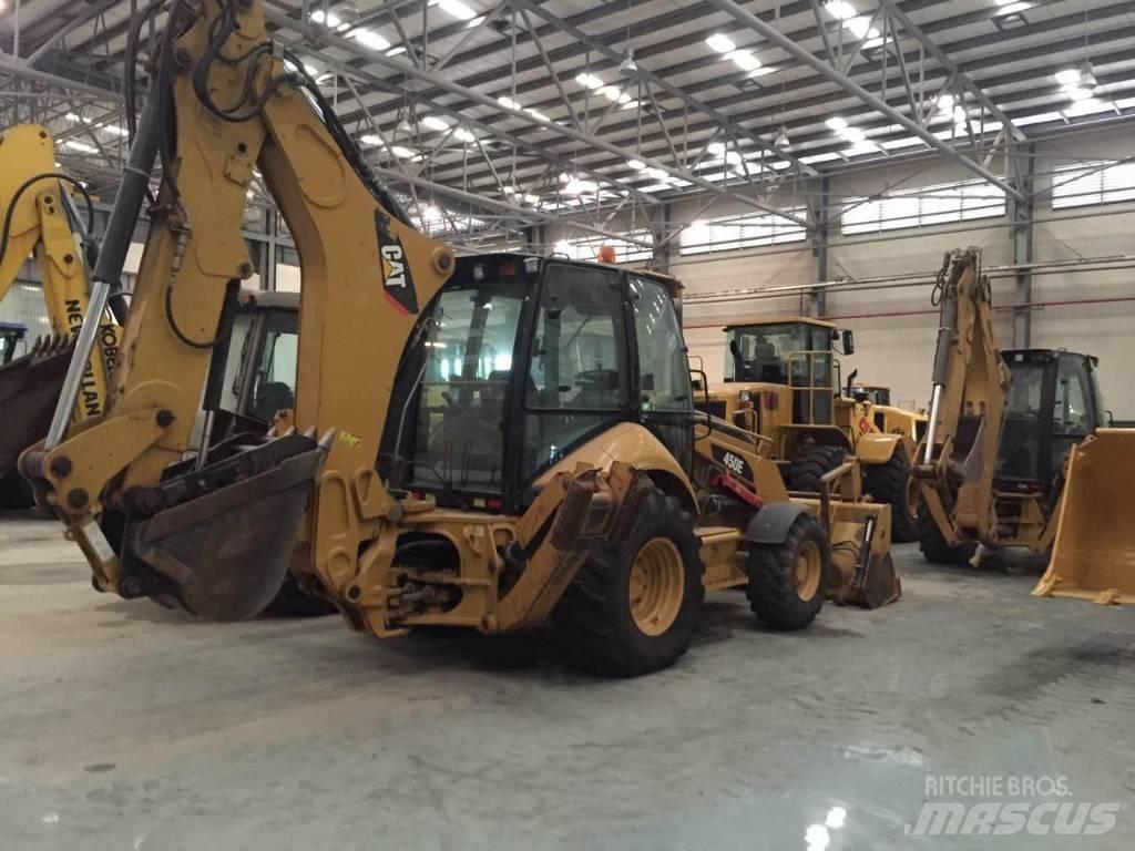 CAT 450 E لوادر ذات جرافات عكسية