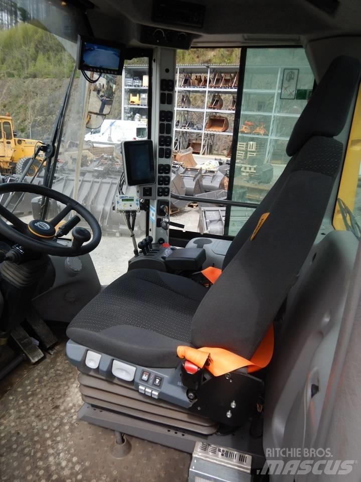 Volvo L 70 H لوادر بعجل