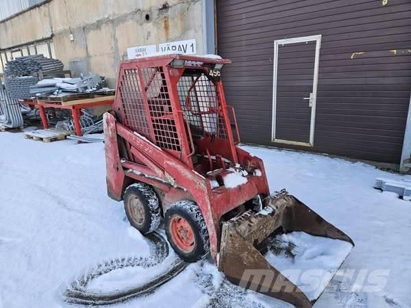 Bobcat 463 لوادر انزلاقية التوجيه