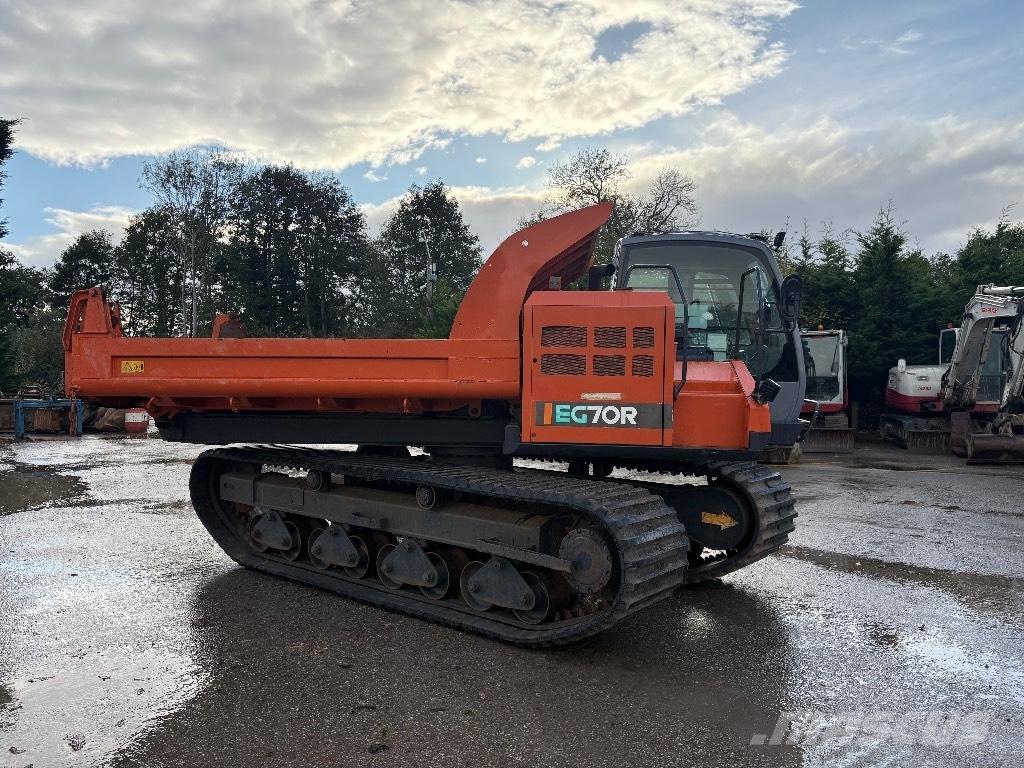 Hitachi EG 70 R عربات نقل قلابة مجنزرة