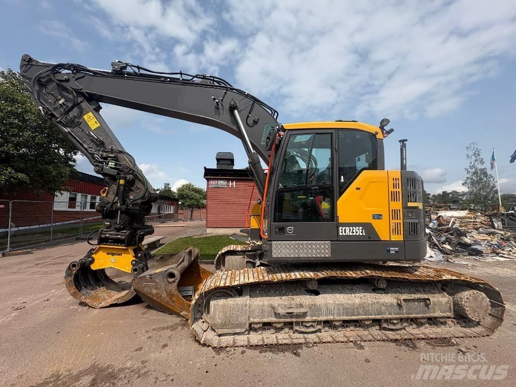 Volvo ECR 235 EL حفارات زحافة