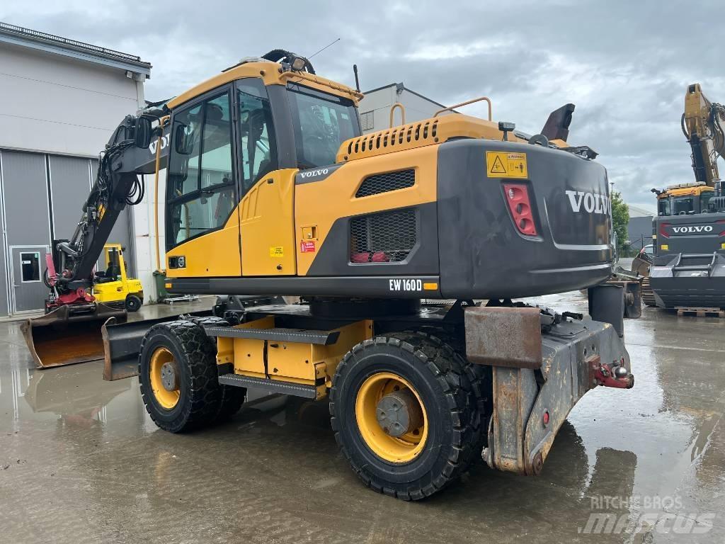 Volvo EW160D حفارات بعجل