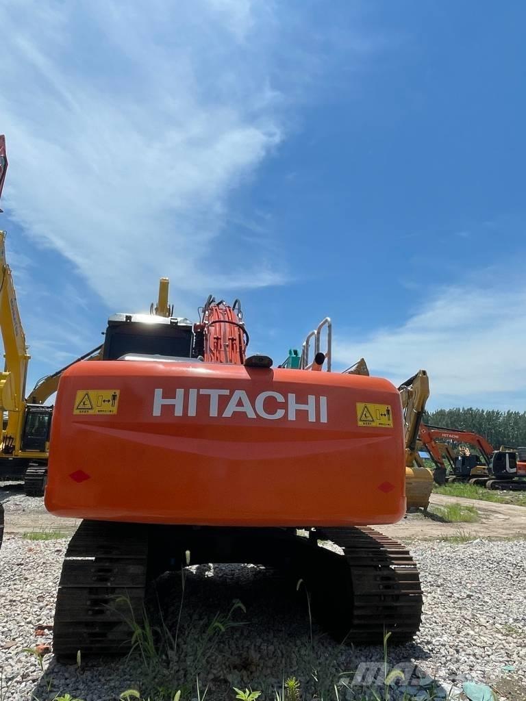 Hitachi ZX200 حفارات زحافة