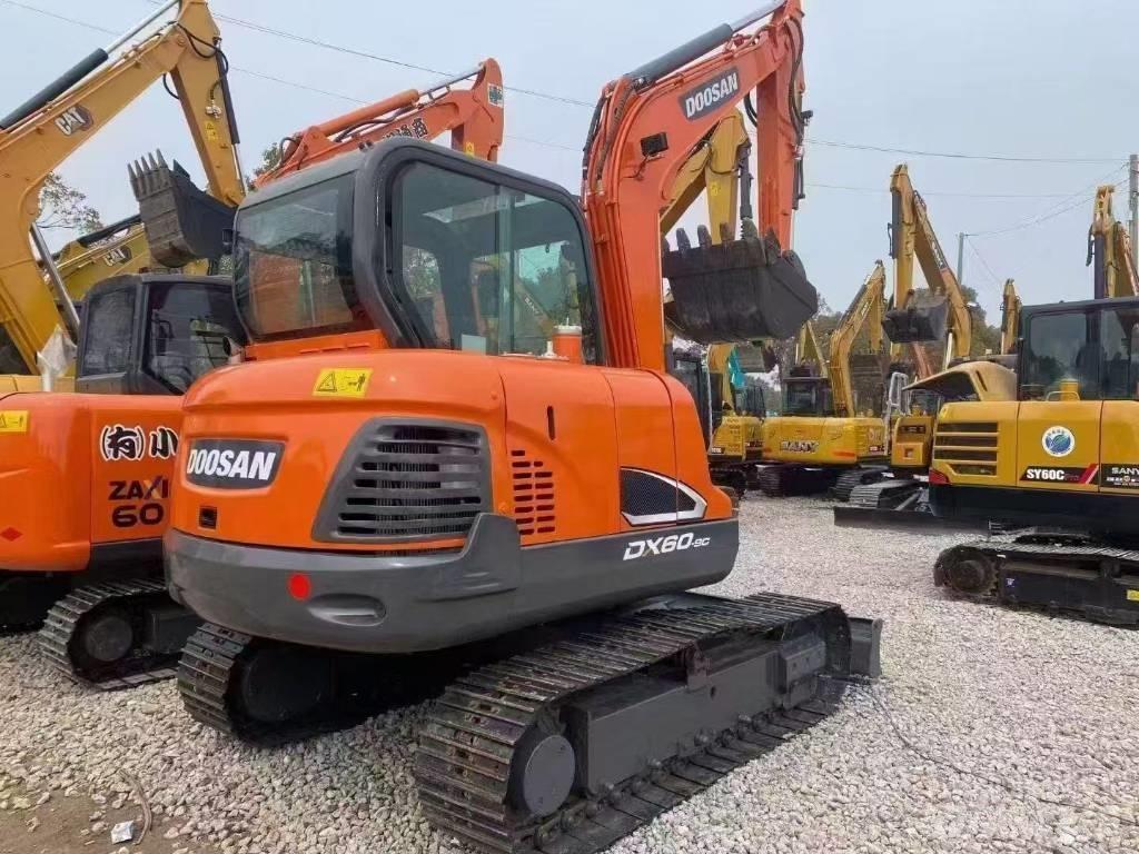 Doosan DX 60 حفارات زحافة