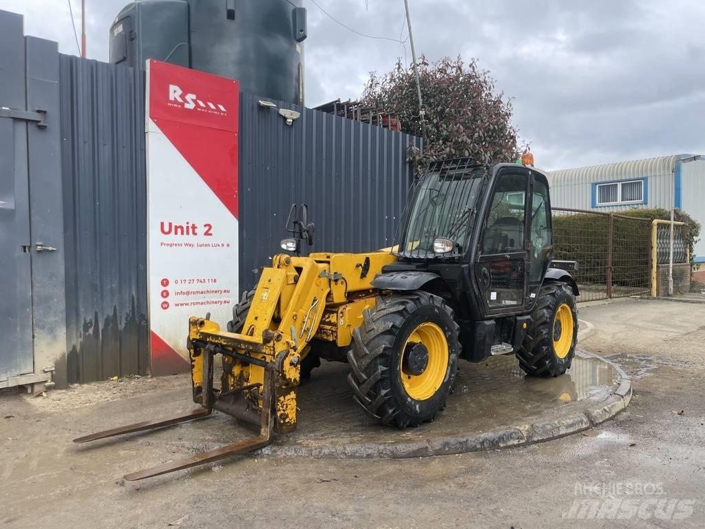 JCB 531-70 مناولات متداخلة
