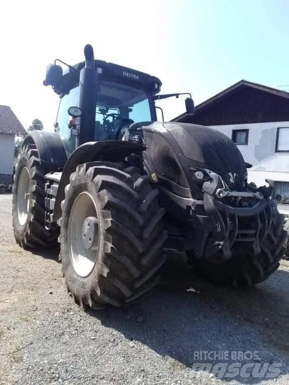 Valtra S 374 الجرارات