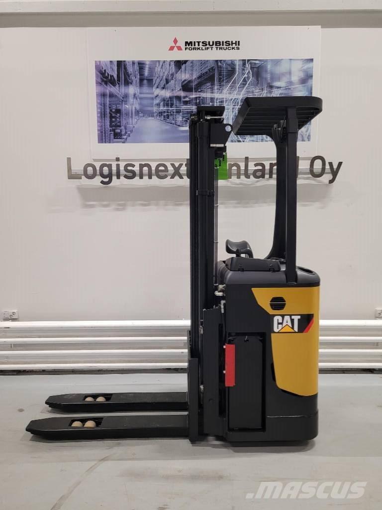 CAT NSR 16NI شاحنات مناولة ذاتية الدفع