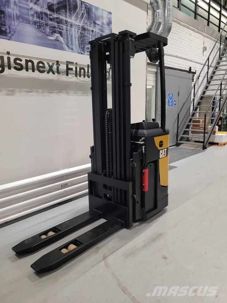 CAT NSR 16NI شاحنات مناولة ذاتية الدفع