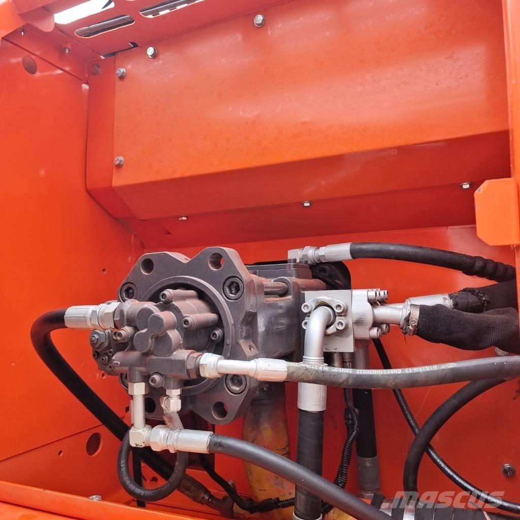 Doosan DX 225 LC حفارات زحافة