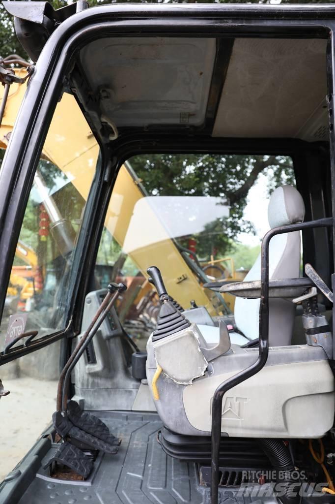 CAT 307 D حفارات زحافة