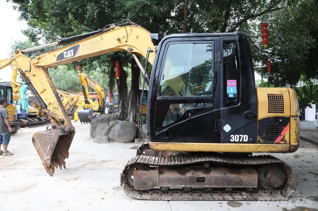 CAT 307 D حفارات زحافة