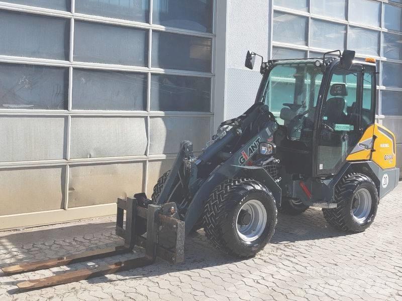Giant G 3500 X-Tra لوادر انزلاقية التوجيه
