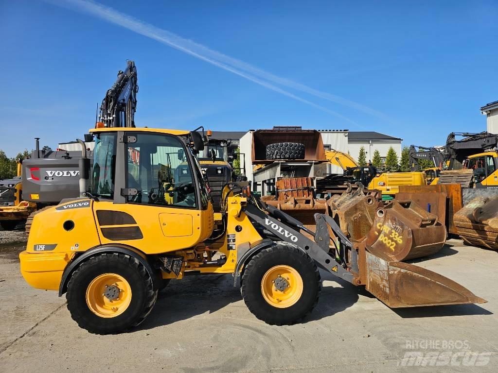 Volvo L 25 F لوادر بعجل