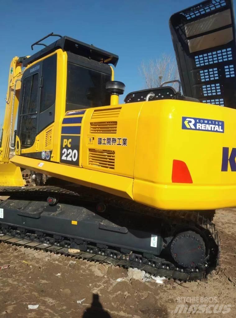 Komatsu PC 220-8 حفارات زحافة