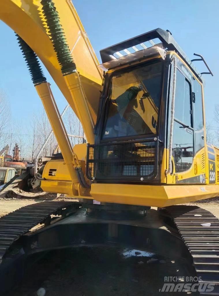 Komatsu PC 220-8 حفارات زحافة