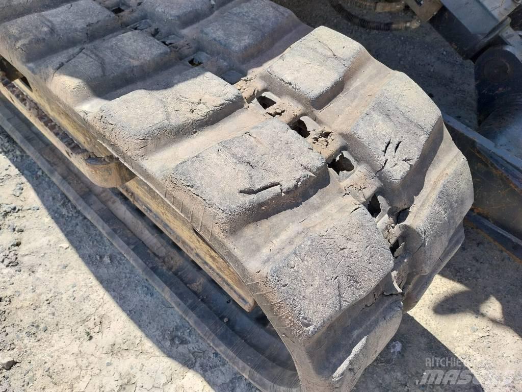 Komatsu PC80MR-5 حفارات وسط 7 طن - 12 طن