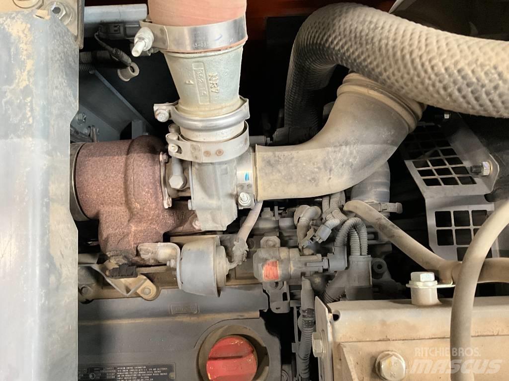 Hitachi ZX 140 W-6 حفارات بعجل